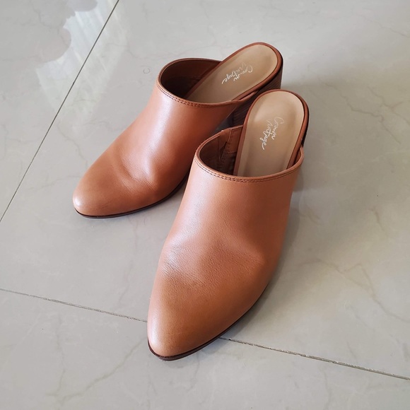 Crown Vintage Brown Mules - Picture 6 of 10